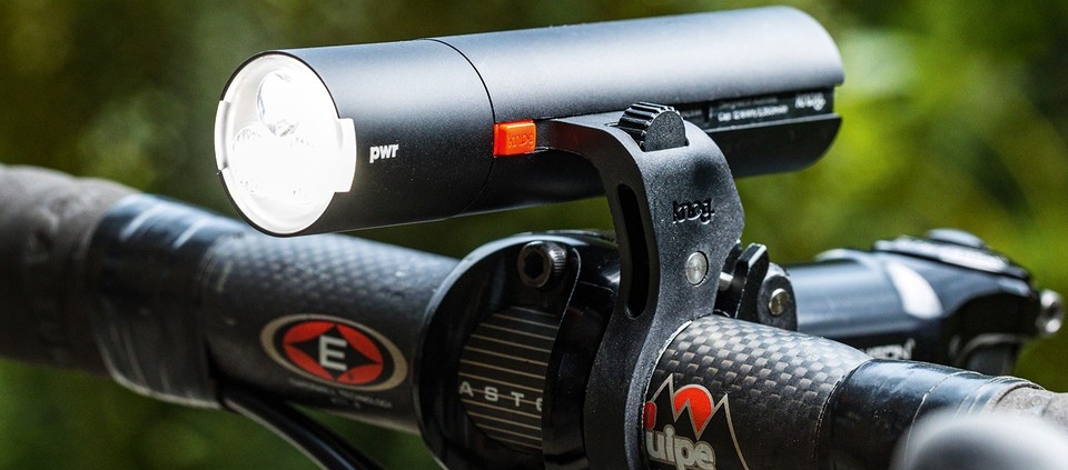Hvornår skal man have lys på cyklen?
